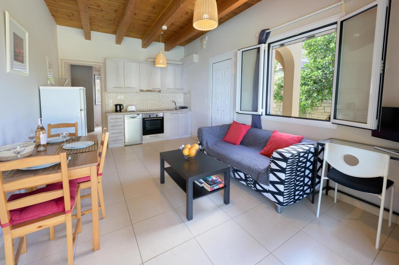 Longós Pangolas Apartments Paxos מראה חיצוני תמונה