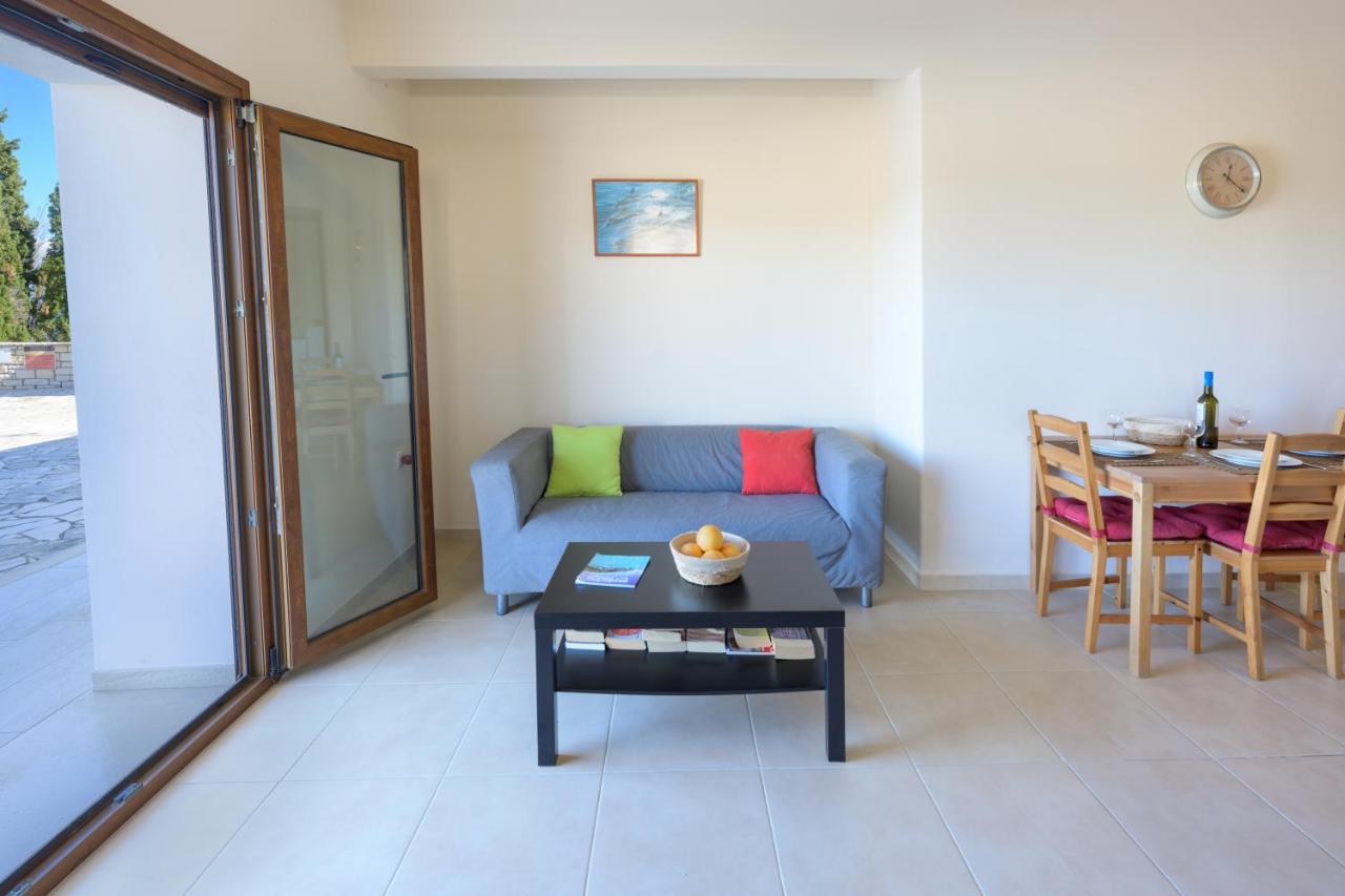 Longós Pangolas Apartments Paxos מראה חיצוני תמונה