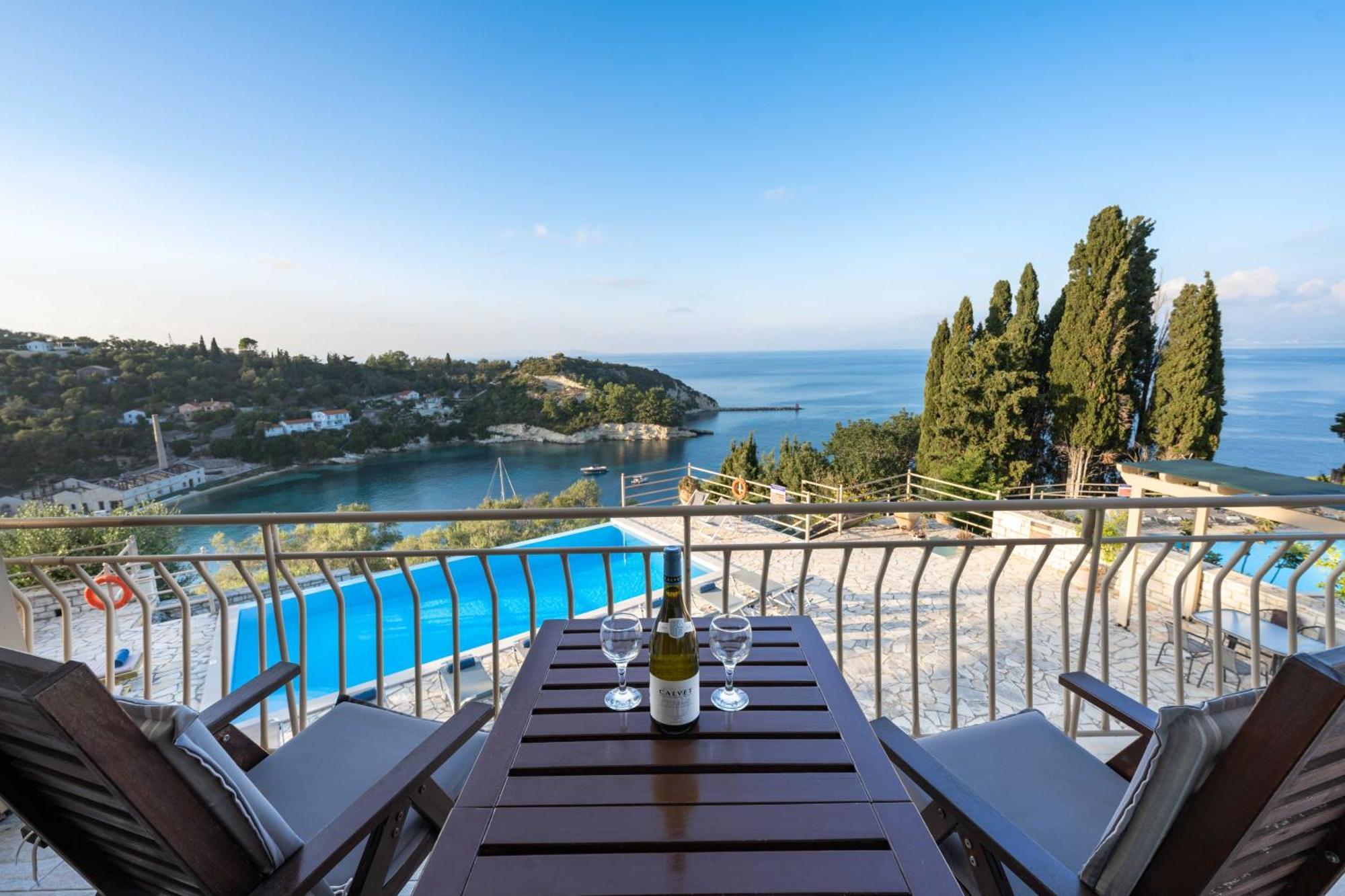 Longós Pangolas Apartments Paxos מראה חיצוני תמונה