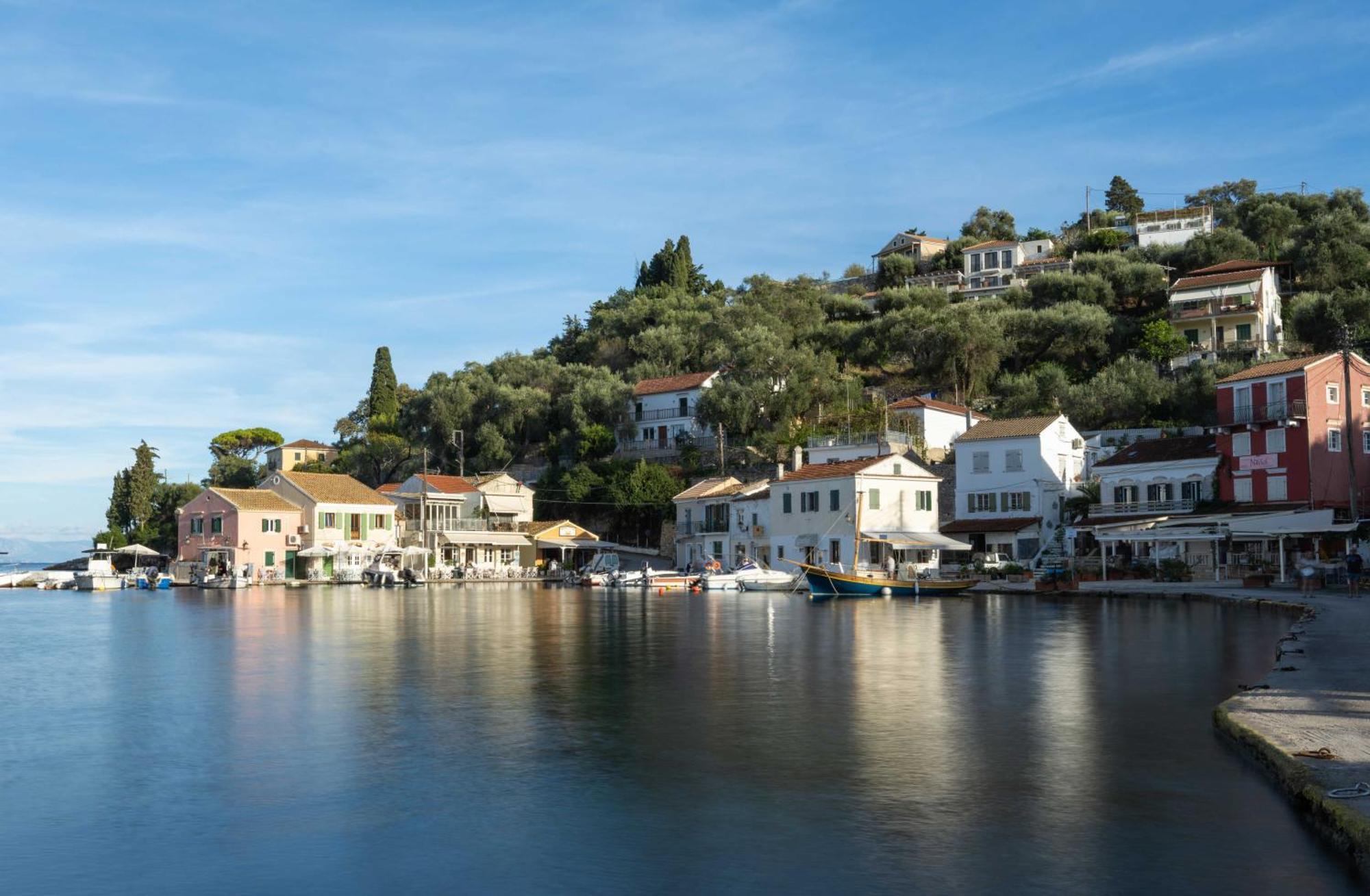 Longós Pangolas Apartments Paxos מראה חיצוני תמונה