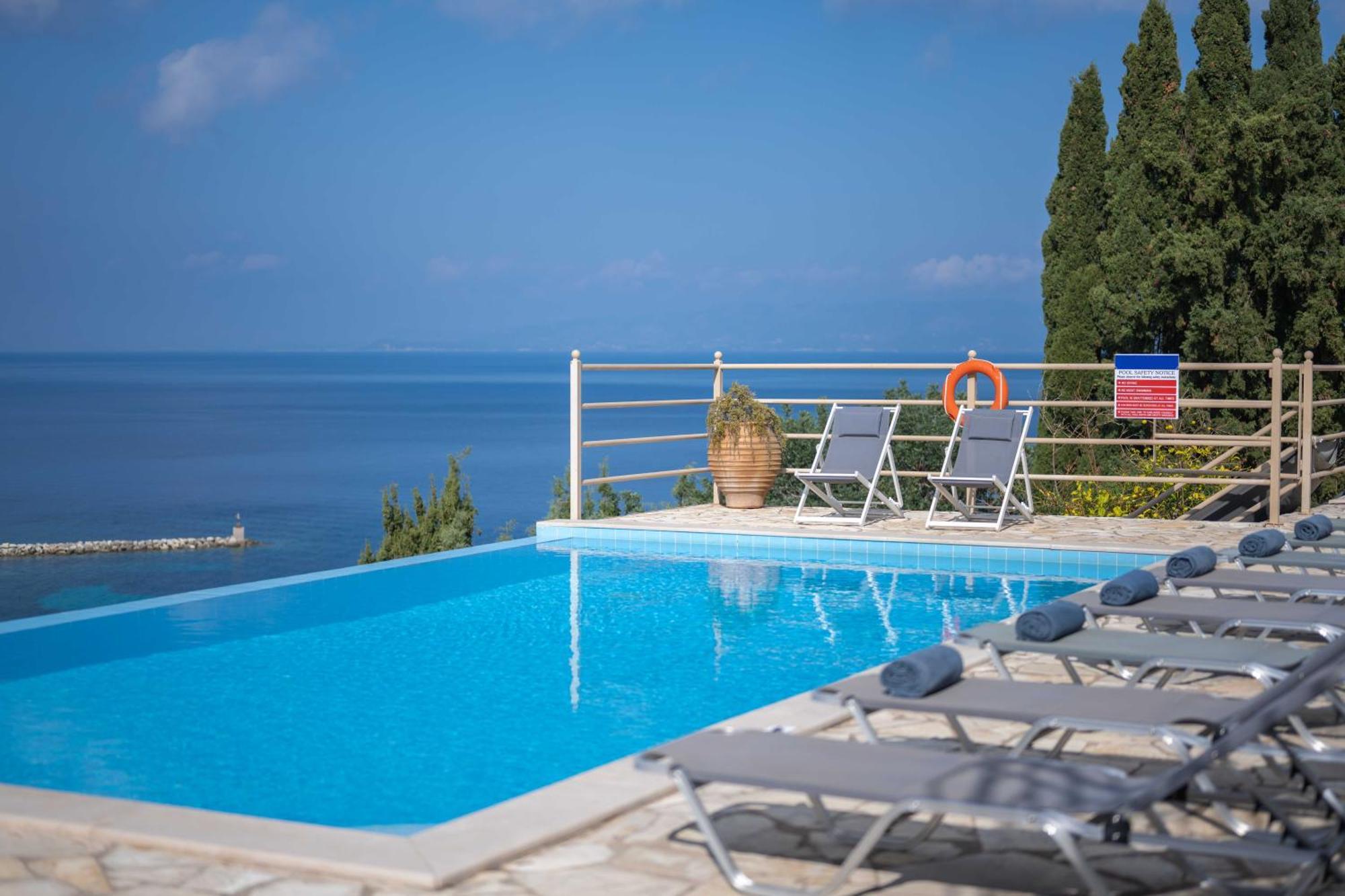 Longós Pangolas Apartments Paxos מראה חיצוני תמונה