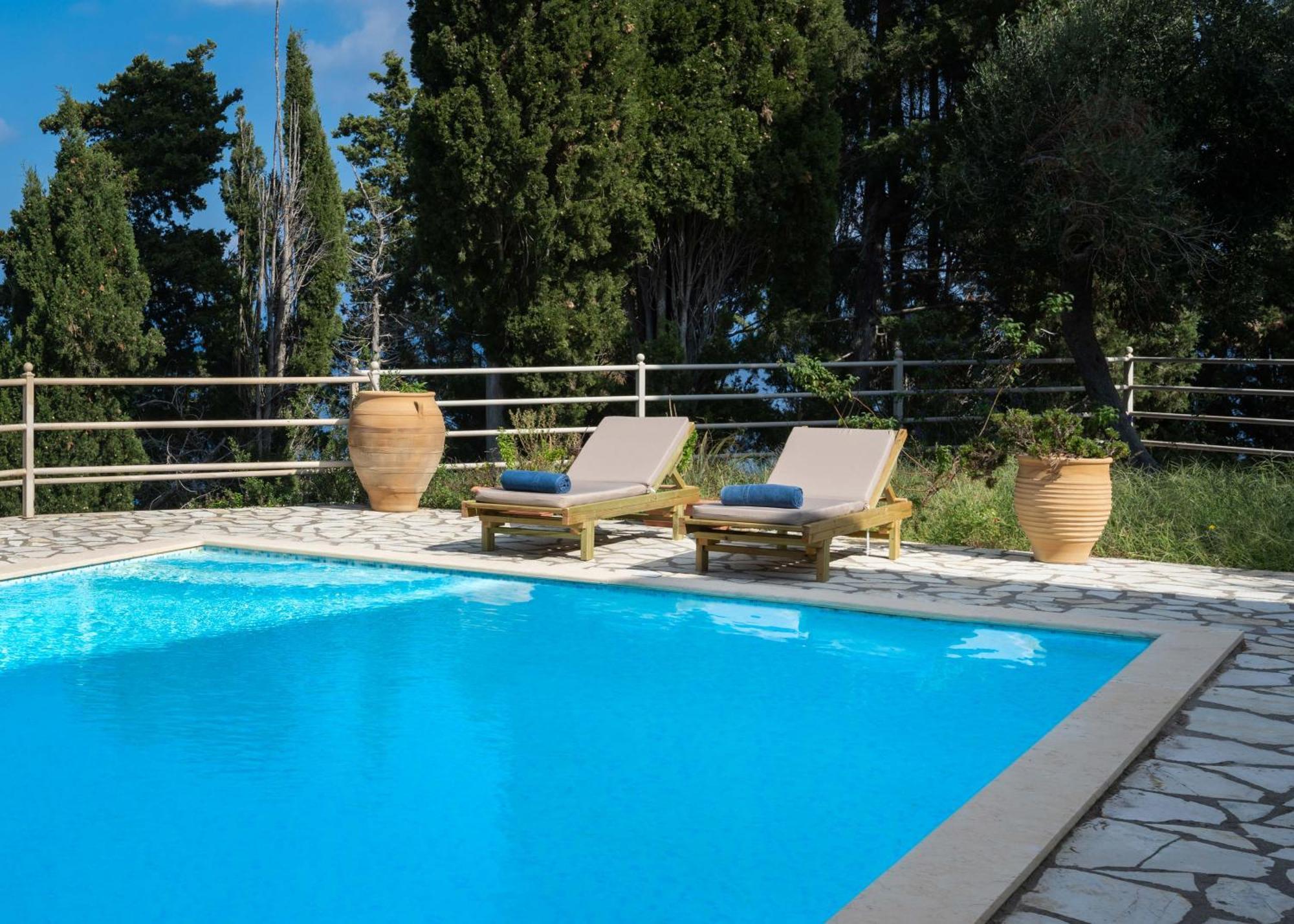 Longós Pangolas Apartments Paxos מראה חיצוני תמונה